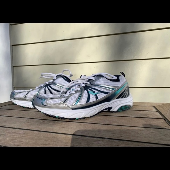 Woman sneakers - Picture 5 of 5